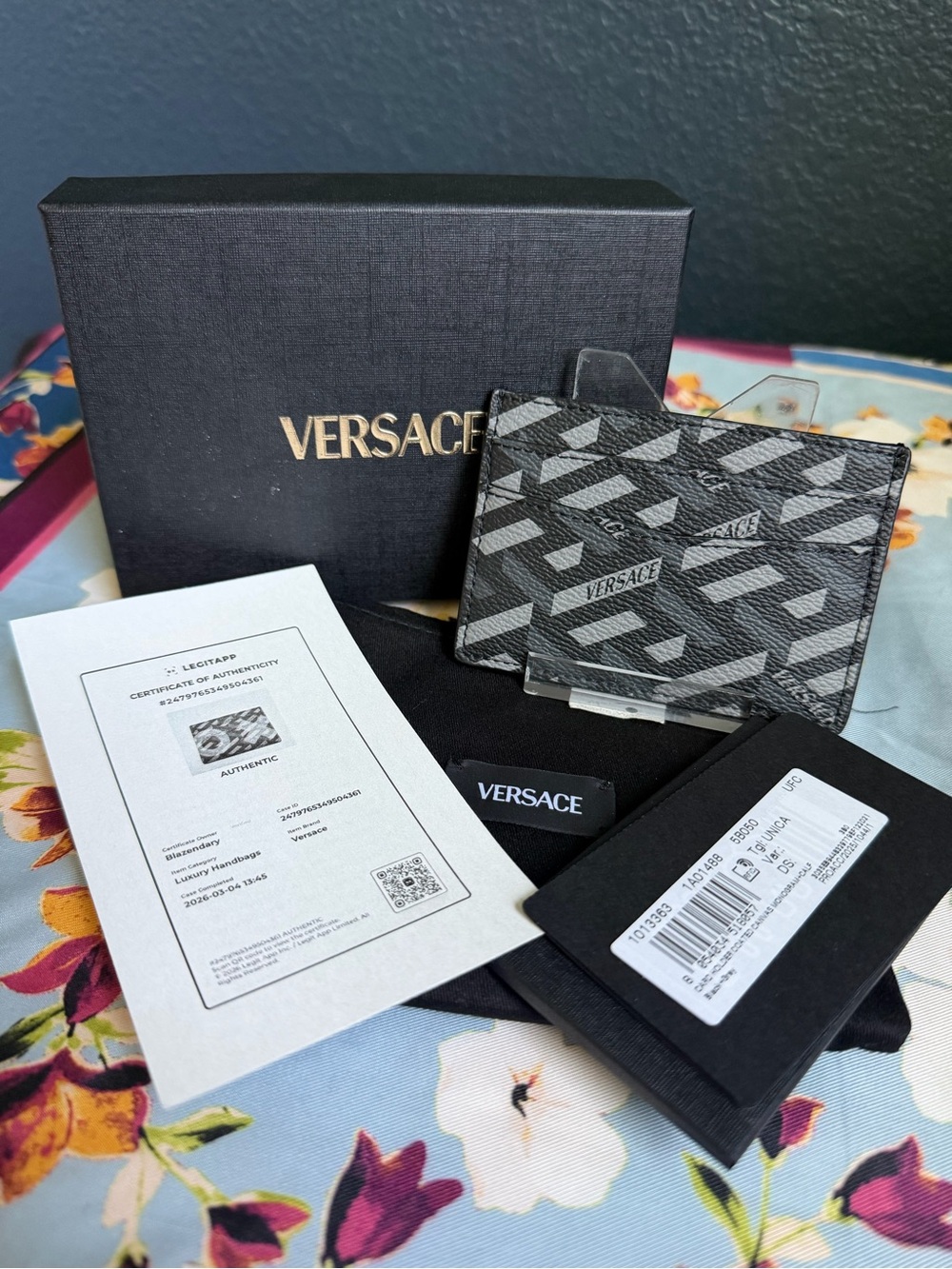 New Versace Black & Gray Diagonal Pattern Card Holder